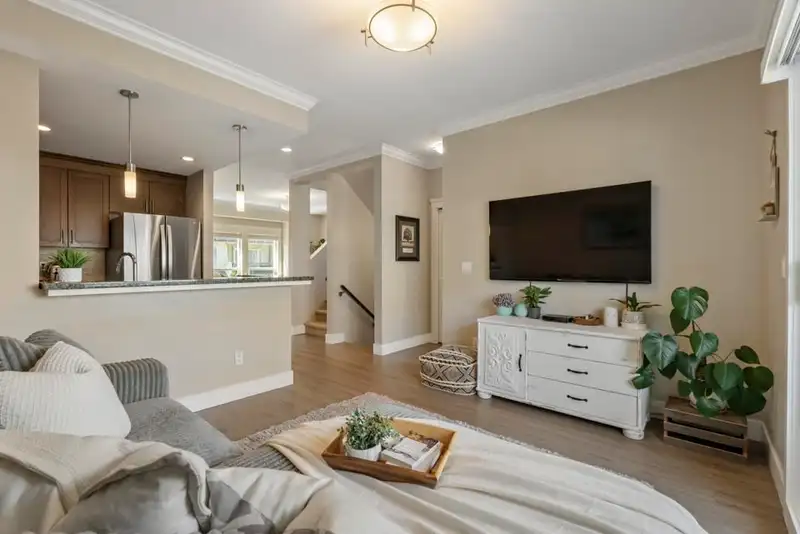 34 8358 121A STREET - photo 4 of 37