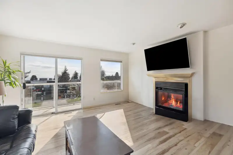 15459 SEMIAHMOO AVENUE - photo 2 of 30
