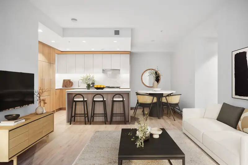605 6085 IRMIN STREET - photo 3 of 14