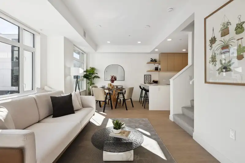 242 1014 W 47TH AVENUE - photo 2 of 12