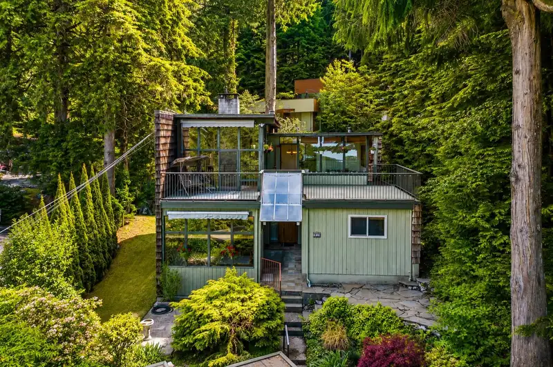 550 VENTURA CRESCENT - photo 4 of 40