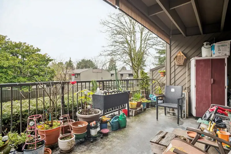 120 9300 GLENACRES DRIVE - photo 1 of 29