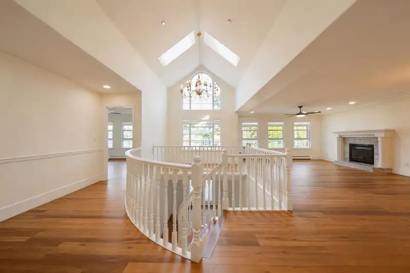 13836 92 AVENUE - photo 3 of 40