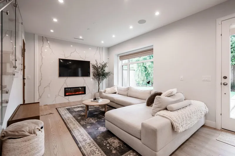 3337 W 40TH AVENUE - photo 2 of 25