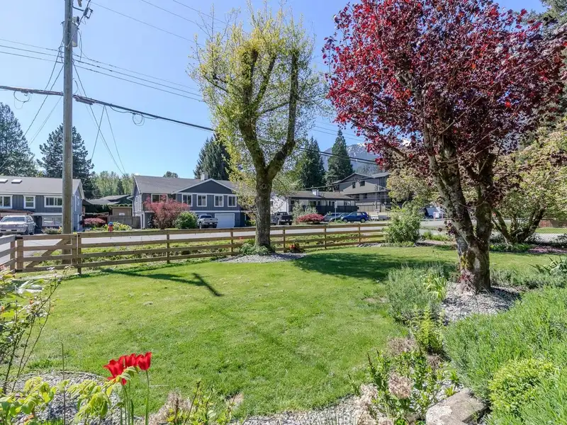 1387 JUDD ROAD - photo 3 of 36