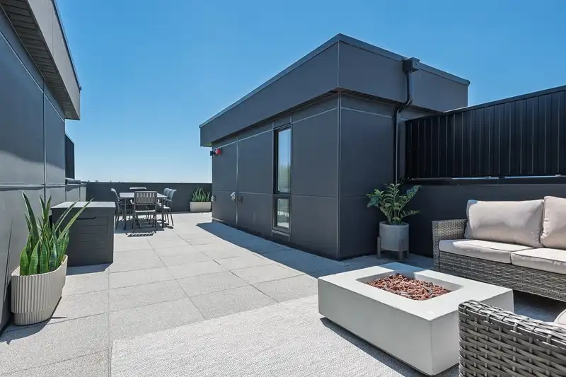 53 20335 70A AVENUE - photo 1 of 16