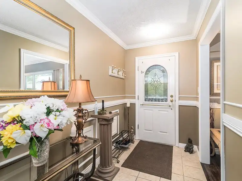 10475 125 STREET - photo 3 of 37