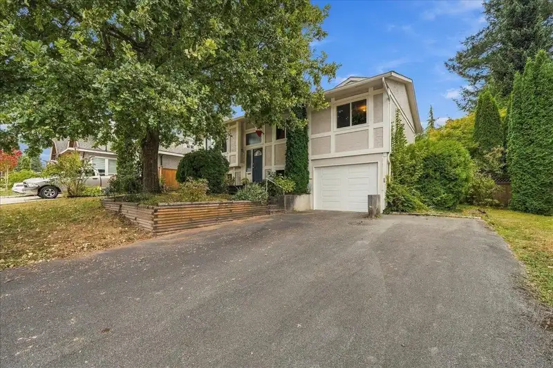 7772 BREMRIDGE DRIVE - photo 3 of 38