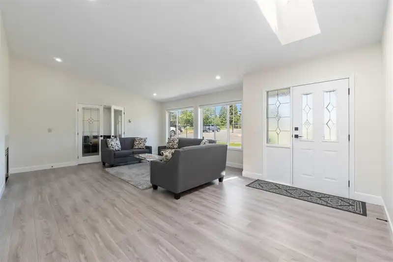 2615 LOCK STREET - photo 4 of 37