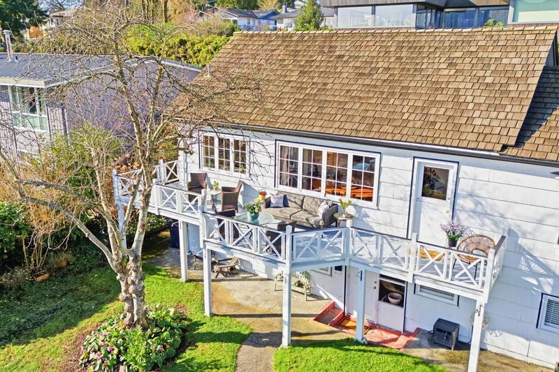 487 ROSLYN BOULEVARD - photo 2 of 25