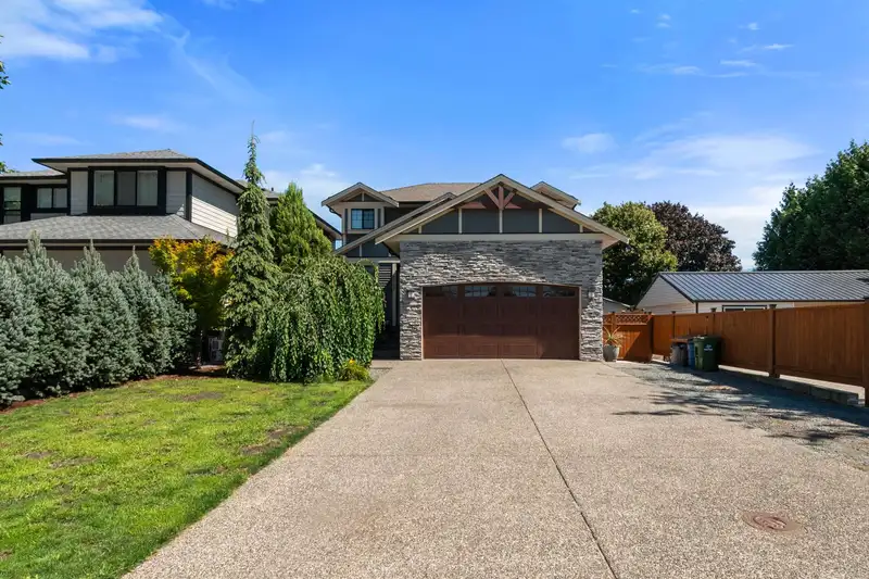 6522 REID ROAD - photo 1 of 37