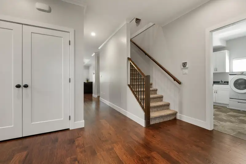 6522 REID ROAD - photo 4 of 37