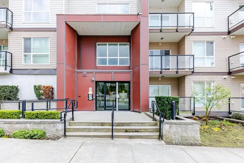 323 13768 108 AVENUE - photo 2 of 30