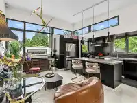 1557 E 20TH AVENUE - thumbnail 2