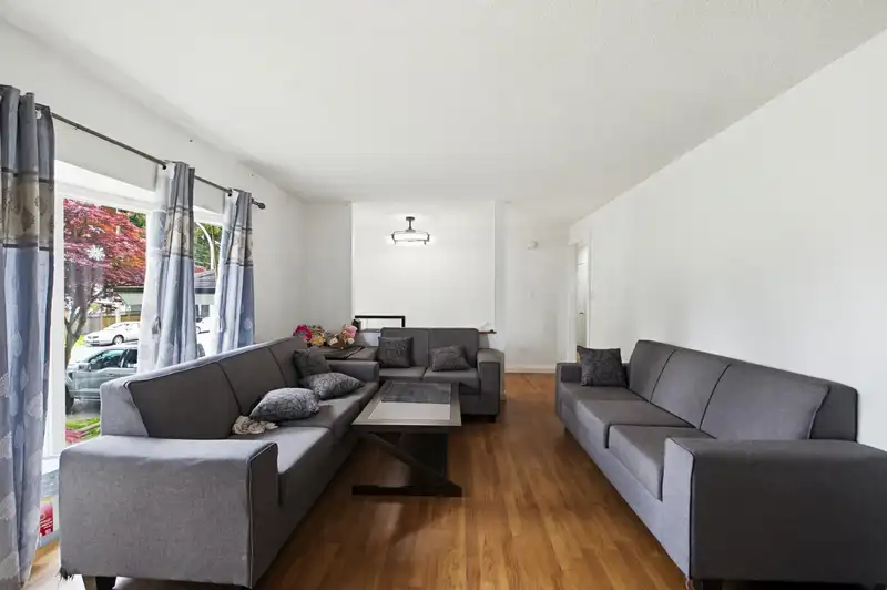 8174 117 STREET - photo 4 of 21