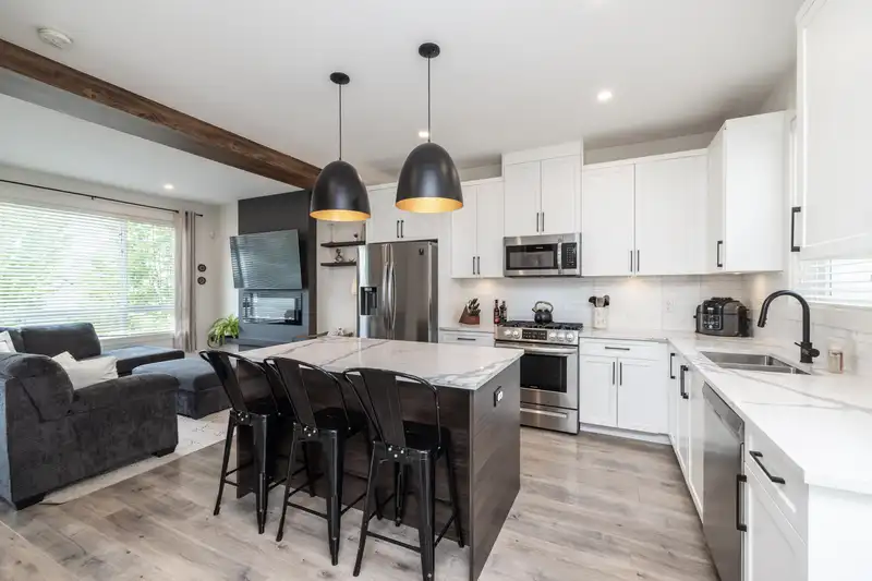 14 27640 LANTERN AVENUE - photo 2 of 35