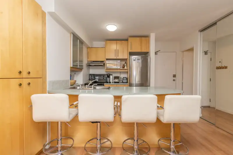 905 1330 BURRARD STREET - photo 3 of 26