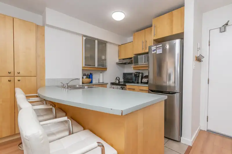 905 1330 BURRARD STREET - photo 4 of 26