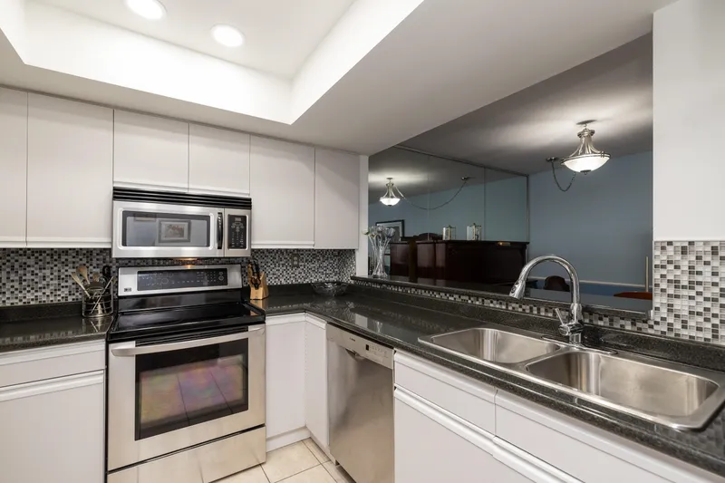 146 1440 GARDEN PLACE - photo 2 of 25