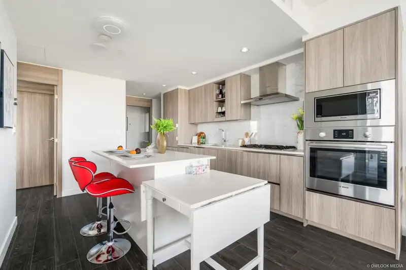 2809 4720 LOUGHEED HIGHWAY - photo 4 of 24