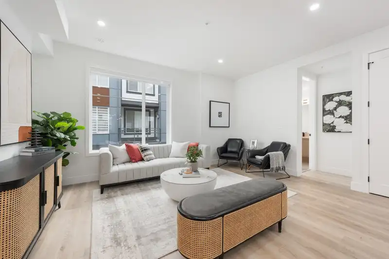 45 20763 76 AVENUE - photo 3 of 38