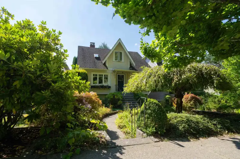 3864 W 29TH AVENUE - photo 1 of 40