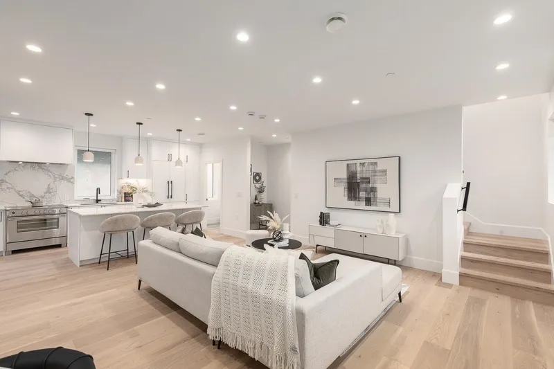 855 E 19TH AVENUE - photo 2 of 20