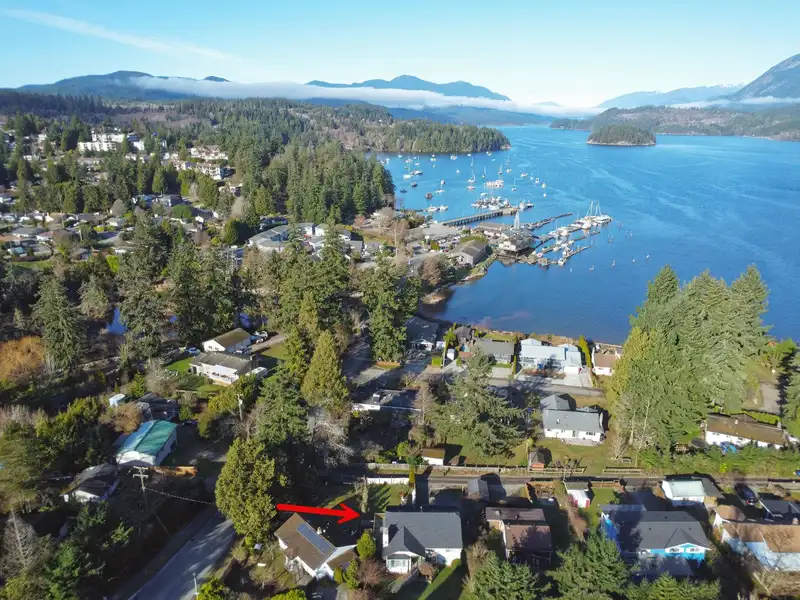 5693 PORPOISE BAY ROAD - photo 4 of 38