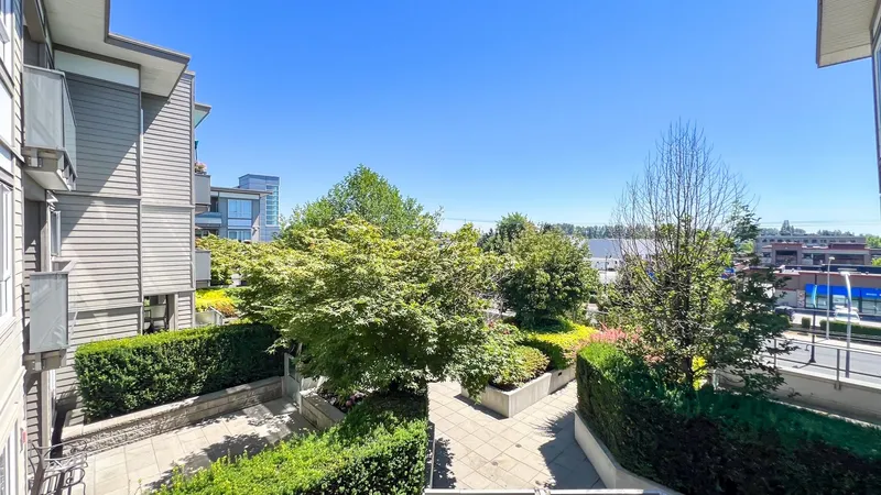 323 10880 NO. 5 ROAD - photo 1 of 21