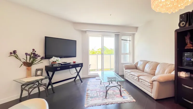 323 10880 NO. 5 ROAD - photo 2 of 21