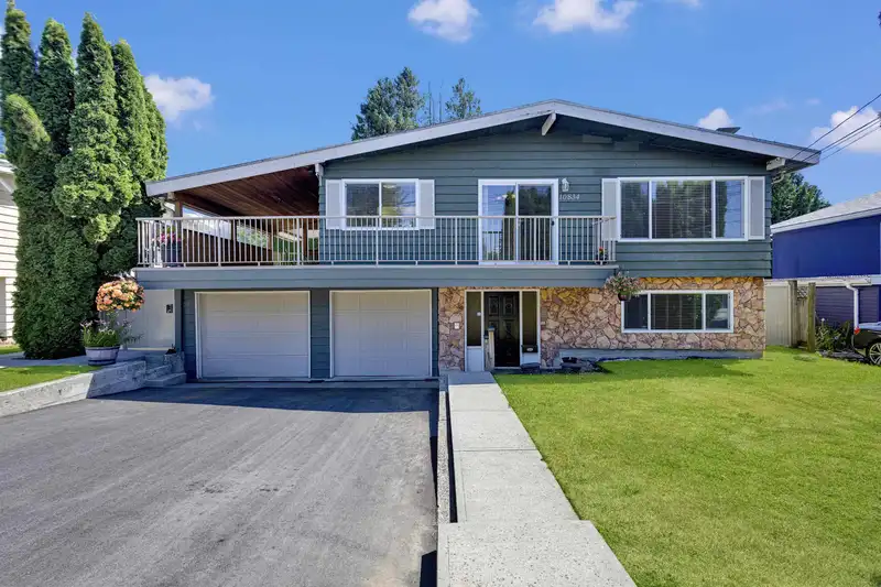 10834 84 AVENUE - photo 4 of 40