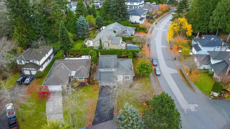 14893 SOUTHMERE COURT - photo 2 of 40
