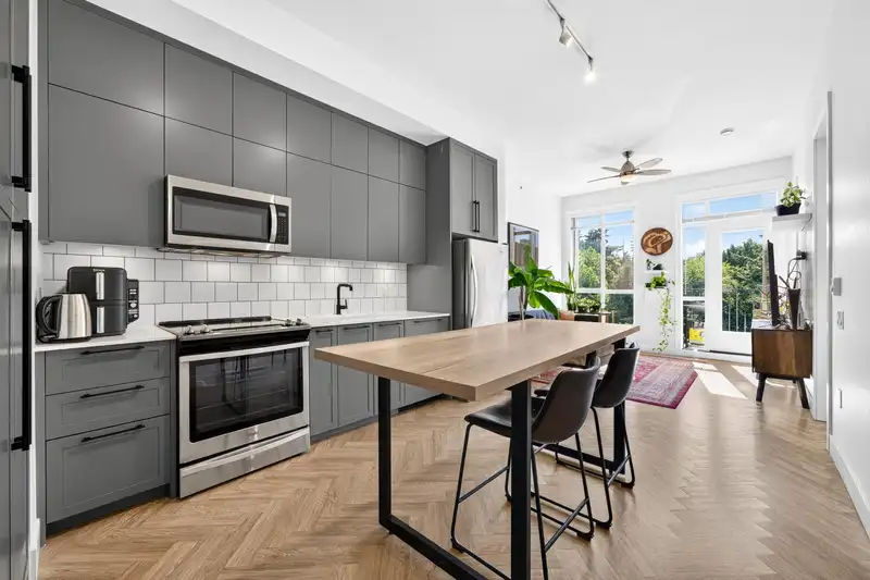 407 10168 149 STREET - photo 1 of 26