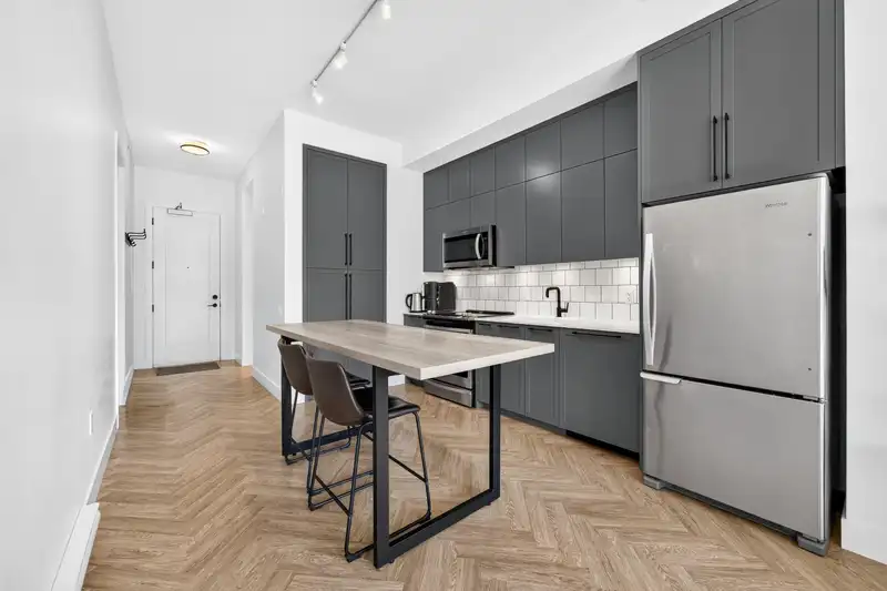 407 10168 149 STREET - photo 2 of 26