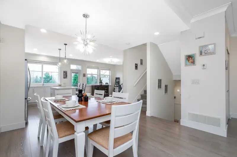 30 15717 MOUNTAIN VIEW DRIVE - photo 4 of 40