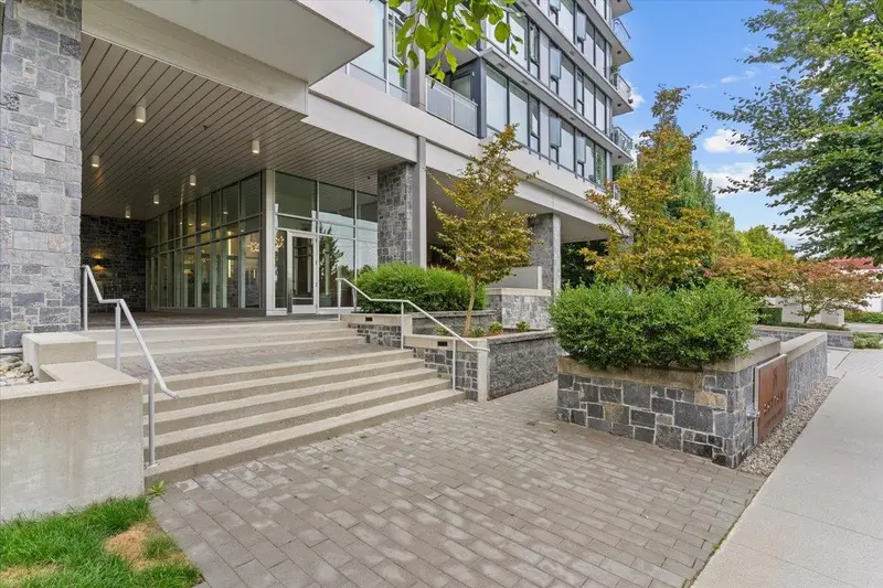 1106 3281 E KENT AVENUE NORTH - photo 2 of 25