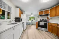 3 6280 KING GEORGE BOULEVARD - thumbnail 3