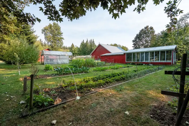 2916 184 STREET - photo 1 of 25