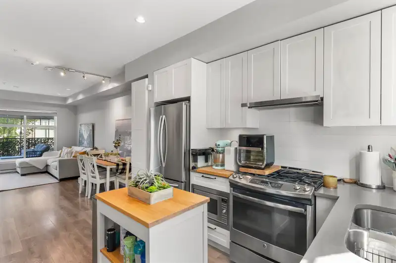 5 5128 CANADA WAY - photo 3 of 26