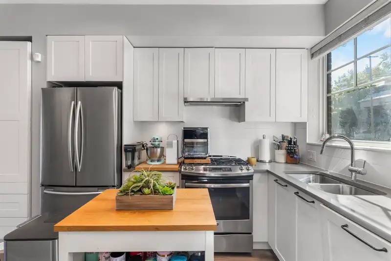 5 5128 CANADA WAY - photo 4 of 26