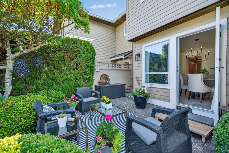 116 15121 19 AVENUE - photo 2 of 25