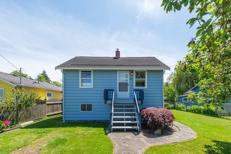 4412 W RIVER ROAD - photo 2 of 25