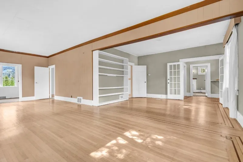 1775 CEDAR CRESCENT - photo 2 of 25