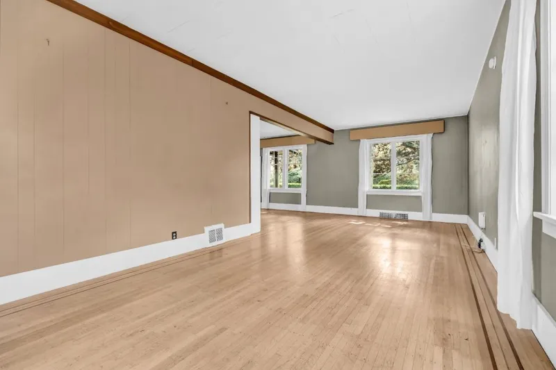 1775 CEDAR CRESCENT - photo 3 of 25