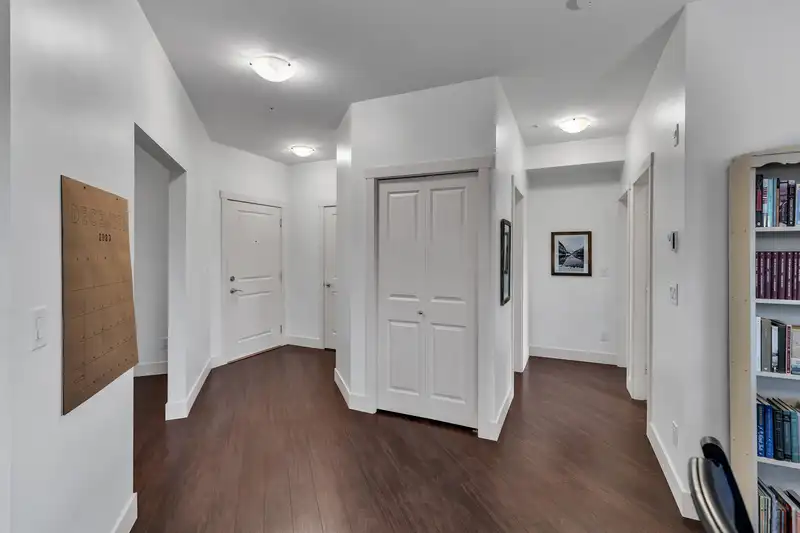 311 3192 GLADWIN ROAD - photo 4 of 29