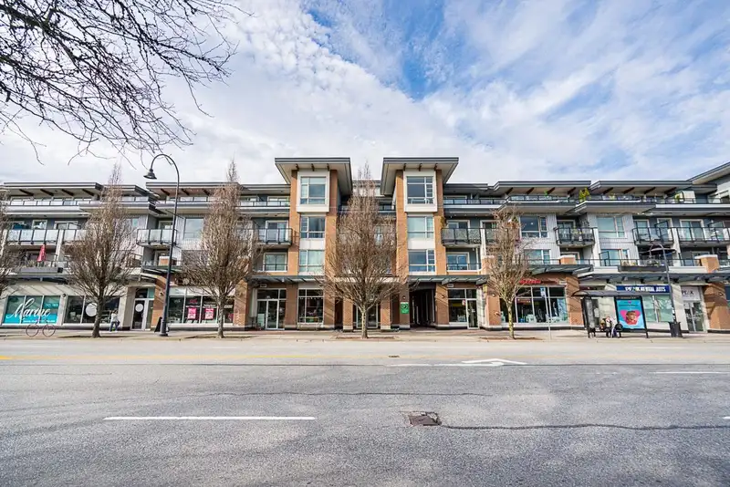 208 1330 MARINE DRIVE - photo 1 of 33