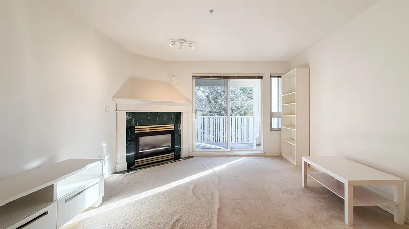 311 8100 JONES ROAD - photo 4 of 25