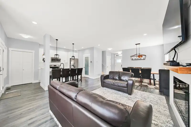 11155 240 STREET - photo 4 of 40