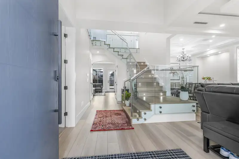 12525 75A AVENUE - photo 3 of 32