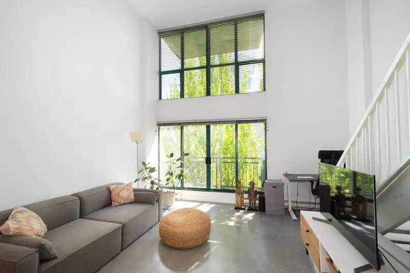 618 22 E CORDOVA STREET - photo 1 of 35